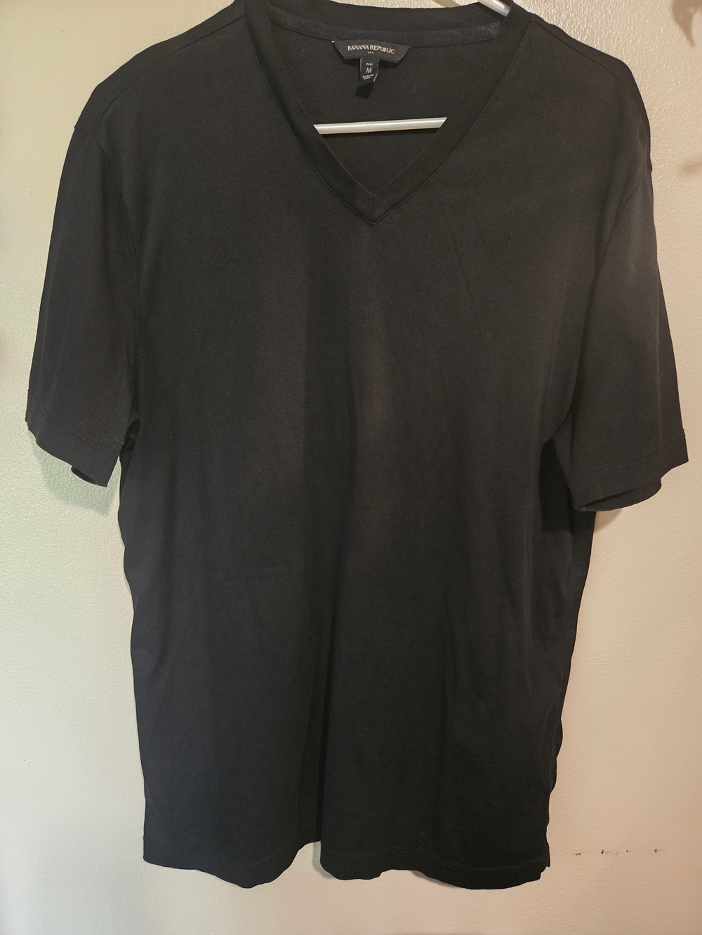 Banana Republic Men's Medium Tall Black V-Neck Tee